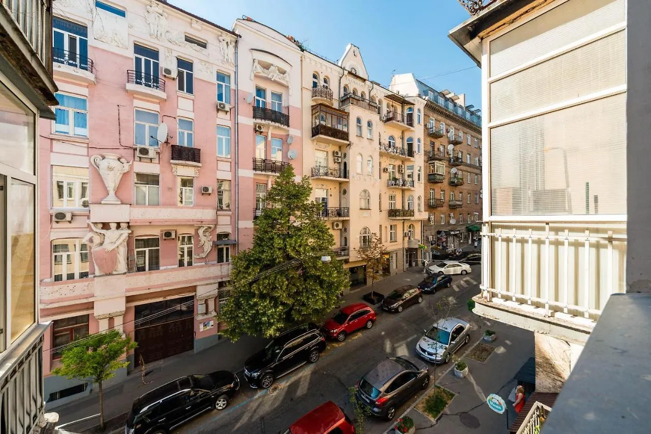 Apartment On Kostyolna 6 Kiev