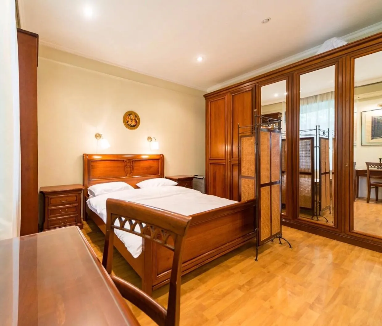 Apartment On Kostyolna 6 Kiev