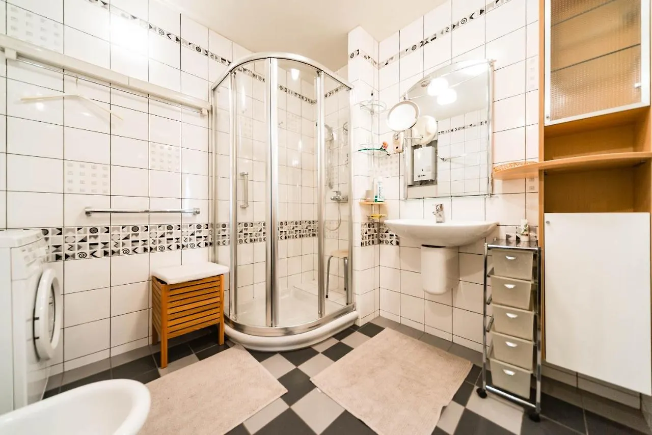 Apartment On Kostyolna 6 Kiev
